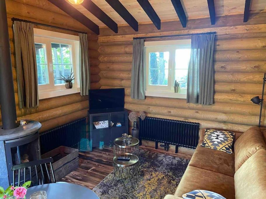 Knusse En Gezellige Blokhut De Bijenstal Villa Dedemsvaart Exterior photo